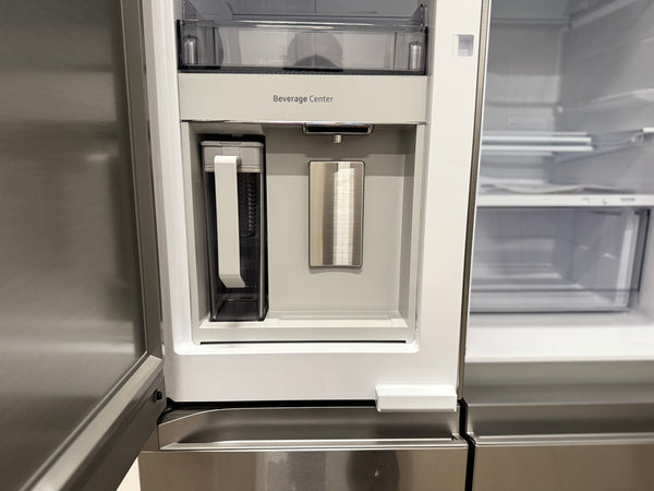 New: Scratch & Dent -Samsung RF23B7671SR/AA Bespoke 4-Door Refrigerator Flex with Beverage Center in Fingerprint Resistant Stainless Steel / N-1031