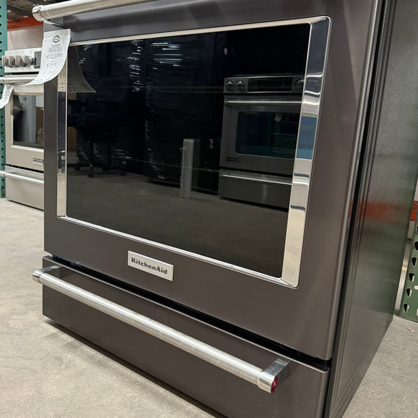 KitchenAid - 5.8 Cu. Ft. Slide-In Gas Convection Range - Black Stainless Steel Model:KSGG700EBS - H Certified Refurbished