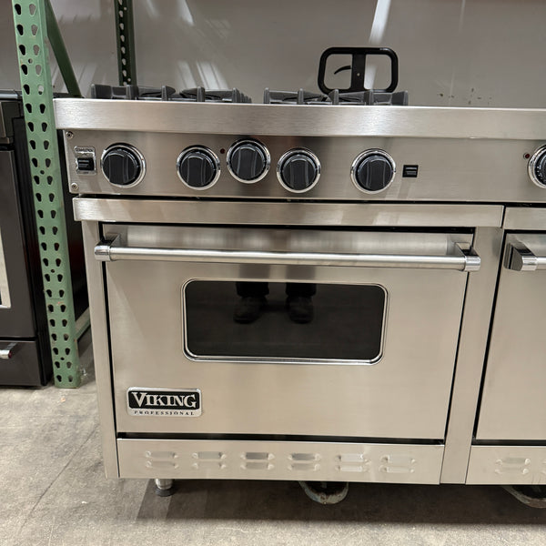 Viking Commercial 60 Inch Wide 5.07 Cu. Ft. Free Standing Natural Gas Range with TruGlide Full Extension Rack and ProFlow Convection VGRC605 - 6GDSS - H Certified Refurbished