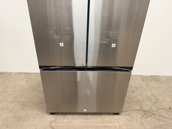 New: Scratch & Dent - Samsung RF30BB6200 Bespoke 30 cu. ft. 3-Door French Door Smart Refrigerator with Autofill Water Pitcher in Stainless Steel, Standard Depth / N-1032