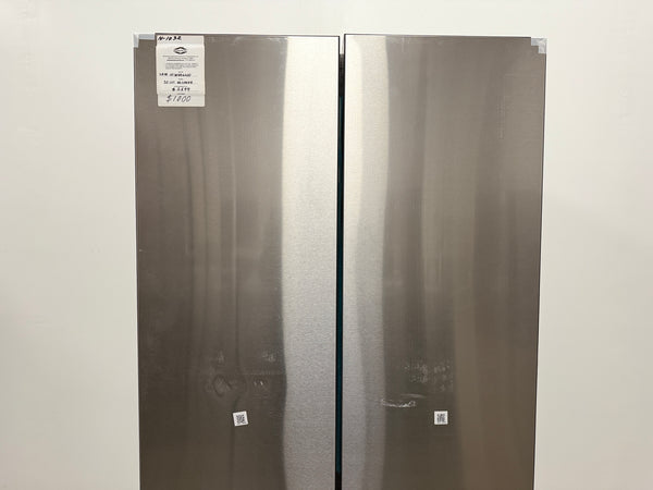 New: Scratch & Dent - Samsung RF30BB6200 Bespoke 30 cu. ft. 3-Door French Door Smart Refrigerator with Autofill Water Pitcher in Stainless Steel, Standard Depth / N-1032