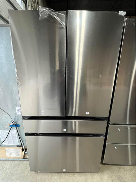 NEW:  Bespoke 4-Door French Door Refrigerator (29 cu. ft.) with Beverage Center™ in Stainless Steel